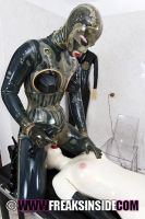 freaksinside315tgp03.jpg